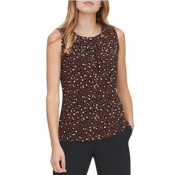 Tommy Hilfiger Tops - ❗️Sale❗️Tommy Hilfiger Animal Print Pleated Top